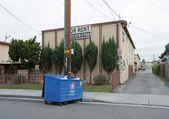 5531 Gotham St in Bell Gardens, CA - Foto de edificio - Building Photo