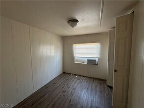 8085 Tolles Dr in North Fort Myers, FL - Building Photo - Building Photo