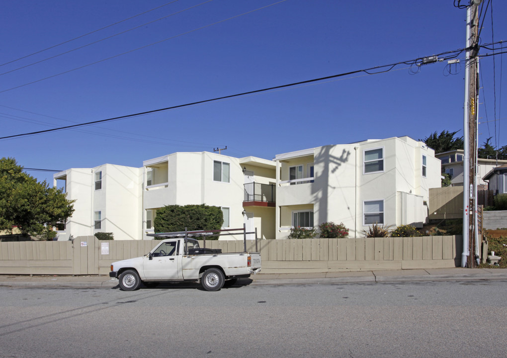 1203 Ord Grove Ave in Seaside, CA - Foto de edificio