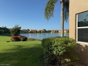 2525 Aspen Creek Ln in Naples, FL - Foto de edificio - Building Photo