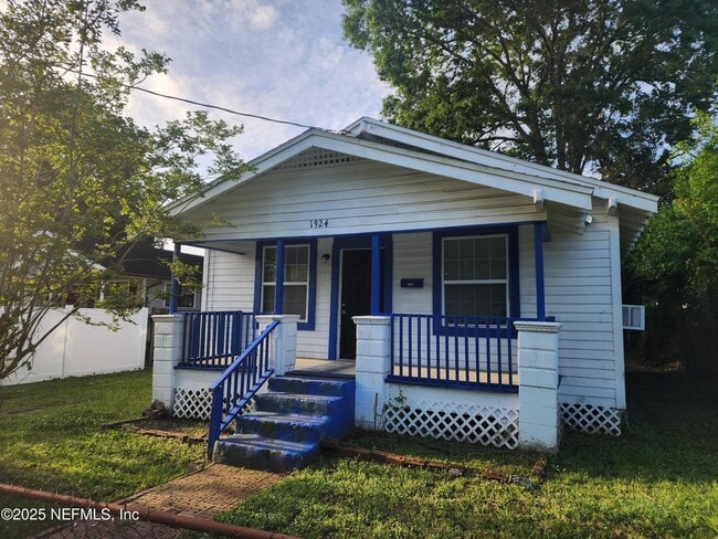 property at 1924 3rd St