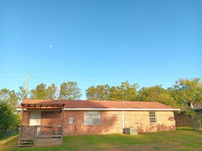 252 Sanders Rd in Kinsey, AL - Foto de edificio - Building Photo