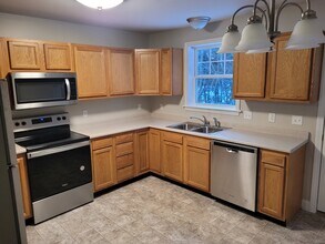 10 Tourmaline Dr in Lewiston, ME - Building Photo - Building Photo