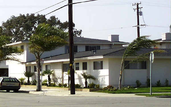 605 15th St in Huntington Beach, CA - Building Photo - Building Photo