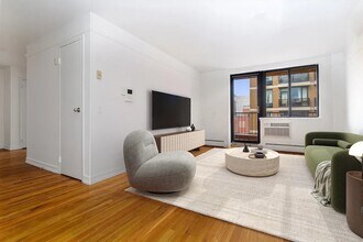 394 E 8th St, Unit 7C in New York, NY - Building Photo - Building Photo