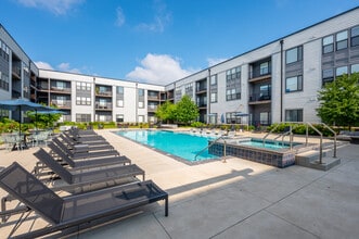 Pullman Pointe in Fishers, IN - Foto de edificio - Building Photo