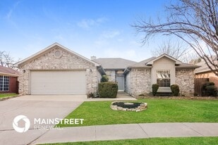 6118 Brandy Wood Trail in Arlington, TX - Building Photo