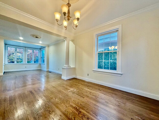 27 Nautilus Pl in New Rochelle, NY - Foto de edificio - Building Photo