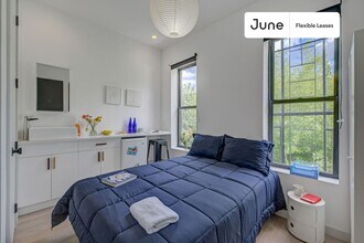 Prime ROOM at The Maison on Halsey, Unit 1 in Brooklyn, NY - Foto de edificio - Building Photo