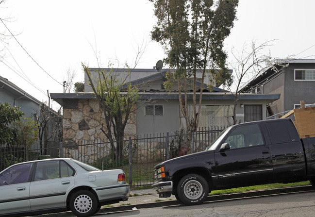 2261 E 20th St in Oakland, CA - Foto de edificio - Building Photo