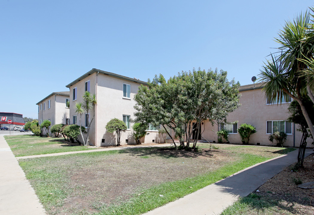 Mateus Apartments in La Mesa, CA - Building Photo