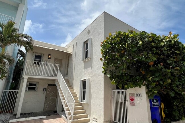 300 Arizona St, Unit Unit 1 in Hollywood, FL - Building Photo - Building Photo