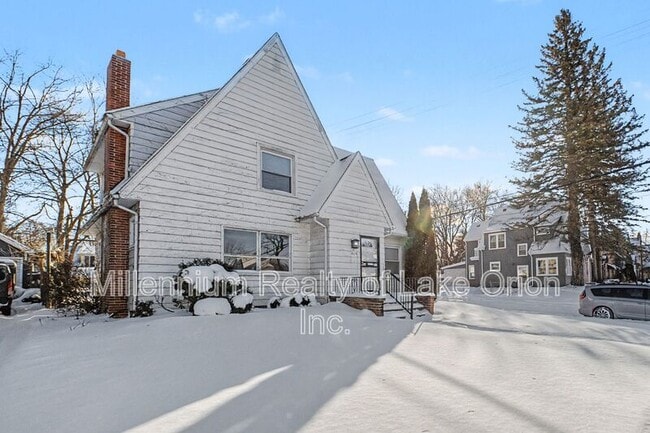 419 W Iroquois Rd in Pontiac, MI - Building Photo - Building Photo