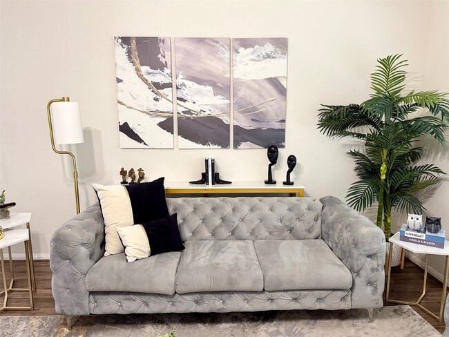 property at 142 E Spindle Tree Cir