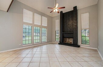 5339 Holly View Dr in Houston, TX - Building Photo - Building Photo