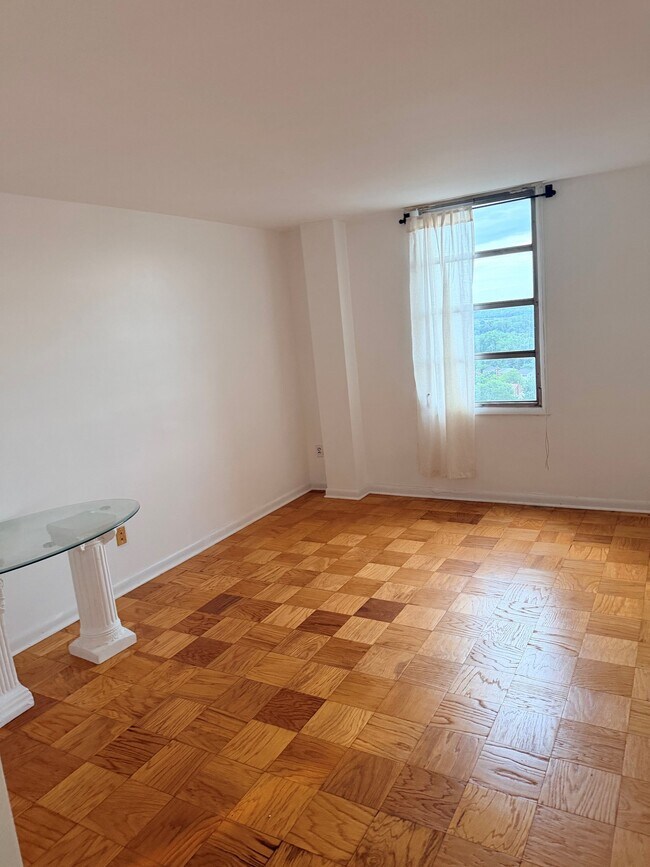 property at 4600 Duke St