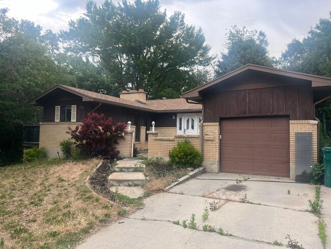 1552 E 1100 S, Unit Upstairs