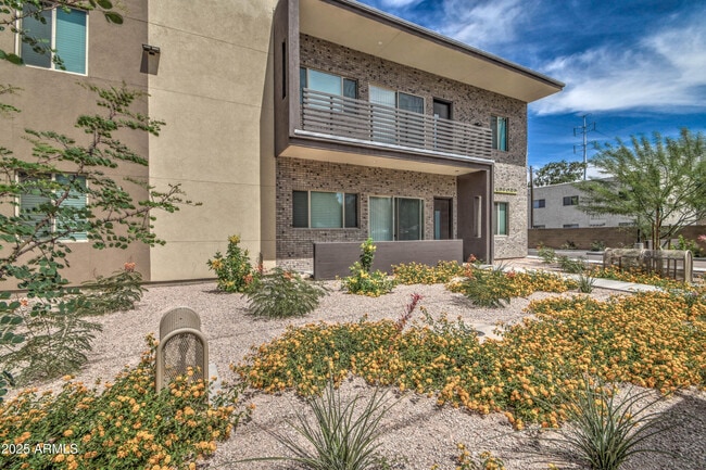 1037 S Farmer Ave in Tempe, AZ - Building Photo - Building Photo