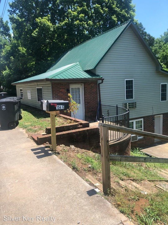 154 S Jackson St in Athens, TN - Building Photo