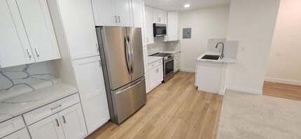 2511 W Sunflower Ave, Unit P6 in Santa Ana, CA - Foto de edificio - Building Photo