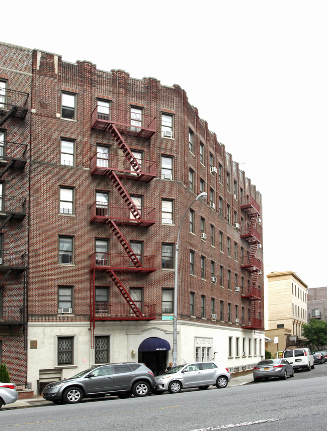 1850 Ocean Ave in Brooklyn, NY - Foto de edificio - Building Photo