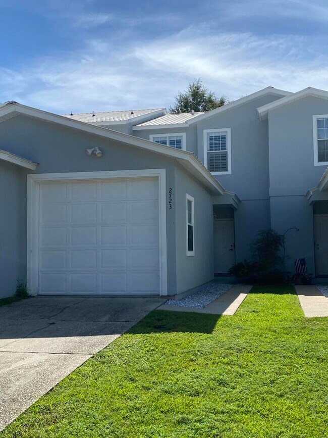property at 2723 Bay Club Dr