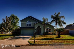 464 Goldenmoss Loop