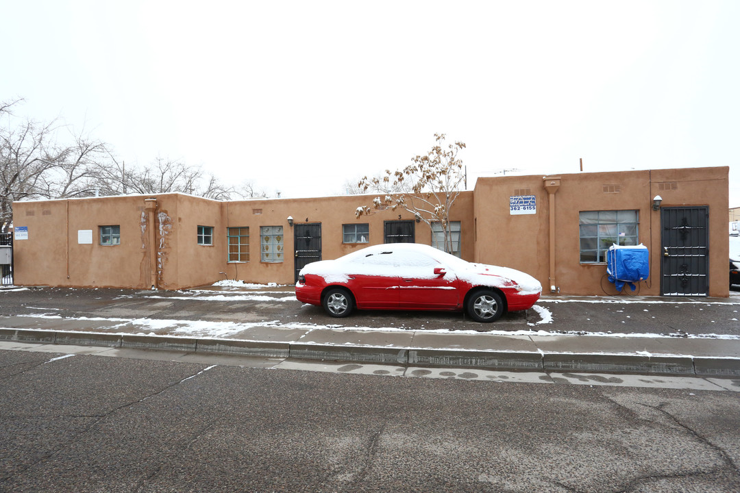 601 8th St NW in Albuquerque, NM - Building Photo