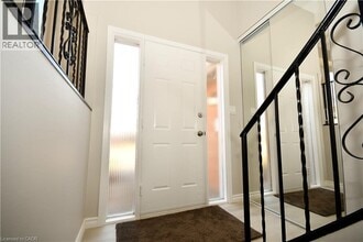 118 Taylor Ave in Cambridge, ON - Building Photo - Building Photo