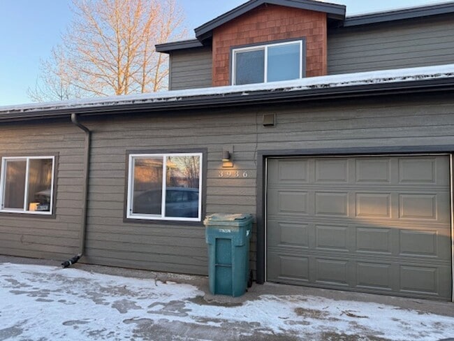 property at 3936 Lakehurst Cir