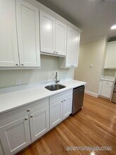 12 Harris St in Brookline, MA - Foto de edificio - Building Photo