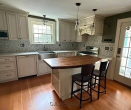 336 Dedham St in Newton, MA - Building Photo - Building Photo