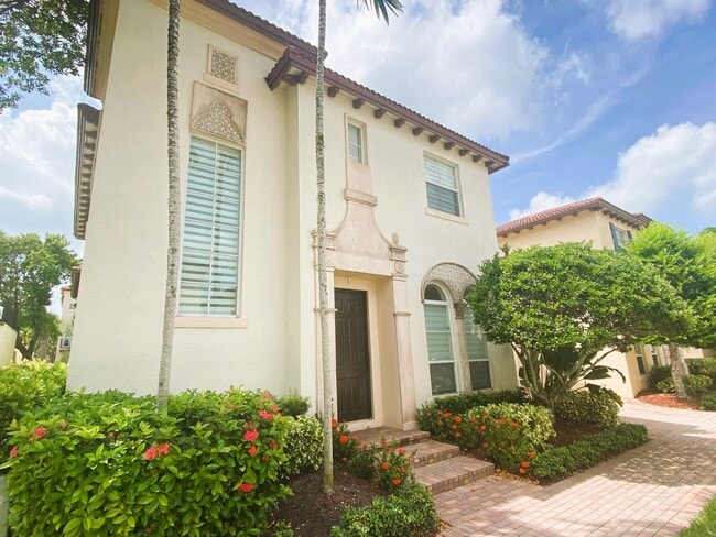 50 Via Poinciana Ln in Boca Raton, FL - Building Photo - Building Photo