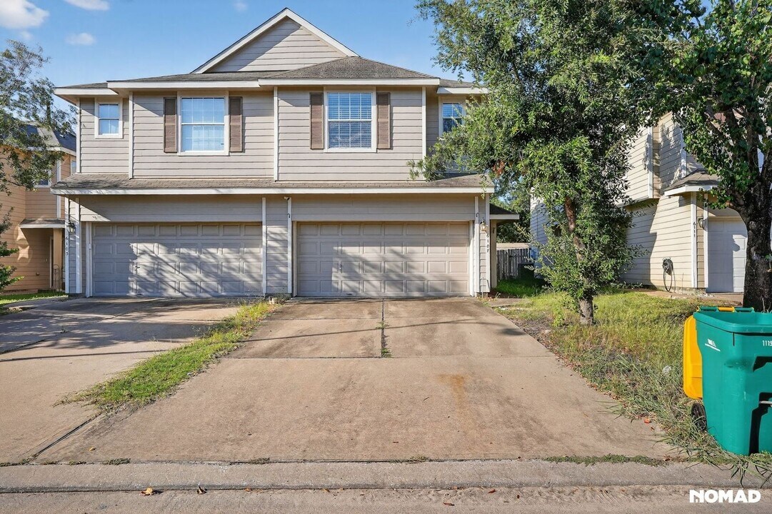 6107 Shelbourne Park Ln in Houston, TX - Building Photo