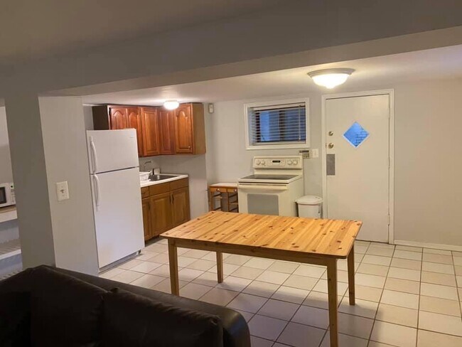 405 Silver Spring Ave, Unit Basement apartment in Silver Spring, MD - Building Photo - Building Photo