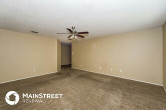 1100 W Cottonwood Dr in Crowley, TX - Foto de edificio - Building Photo