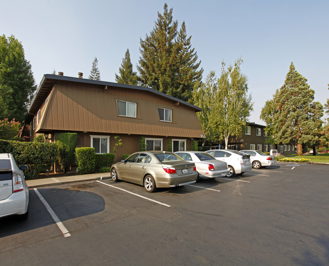 Greenback Manor in Citrus Heights, CA - Foto de edificio - Building Photo