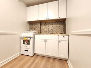 10 Avenue P, Unit 3L in Brooklyn, NY - Foto de edificio - Building Photo