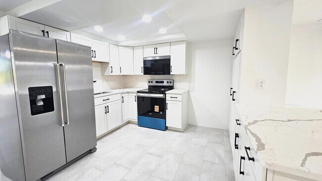 3633 Rock Royal Dr in Holiday, FL - Building Photo - Building Photo