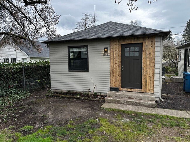 property at 842 E St NE