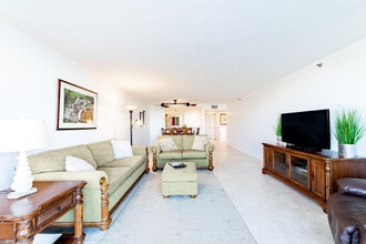 3555 S Ocean Blvd in South Palm Beach, FL - Building Photo - Building Photo