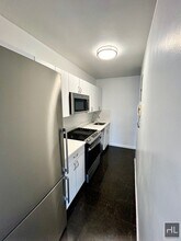 BEEKMAN PLACE, Unit 7C in New York, NY - Building Photo - Building Photo