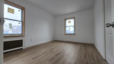 63-87-87 Fitchett St in Queens, NY - Building Photo - Building Photo