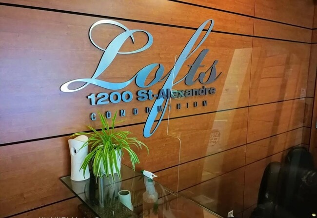 property at 1200 Saint-Alexandre Rue