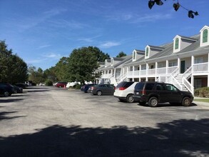 Ocean Highway Apartments in Hampstead, NC - Foto de edificio - Building Photo
