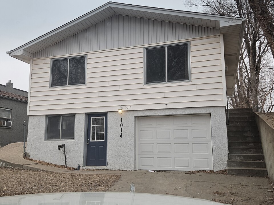 1014 N Spring Ave in Sioux Falls, SD - Building Photo