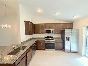 125 Seattle Trail in Palm Coast, FL - Foto de edificio - Building Photo