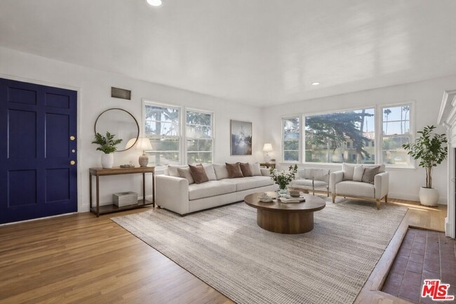 property at 4411 Victoria Park Dr