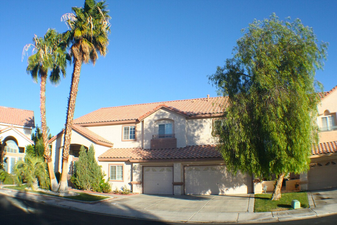 308 Doe Run Cir in Henderson, NV - Building Photo