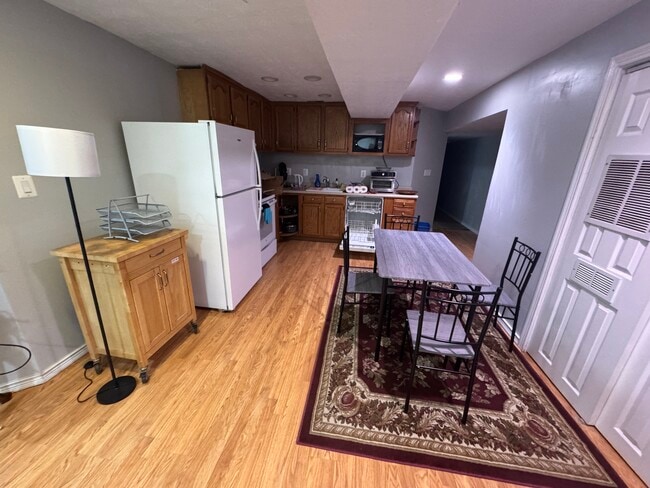 1100 Irving St NW, Unit B in Washington, DC - Foto de edificio - Building Photo
